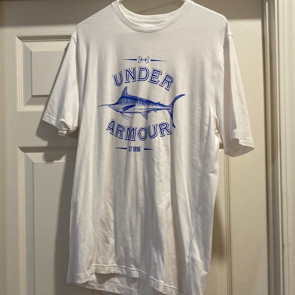 Medium loose fit (used) short sleeve under Armour t shirt - Picture 1 of 8